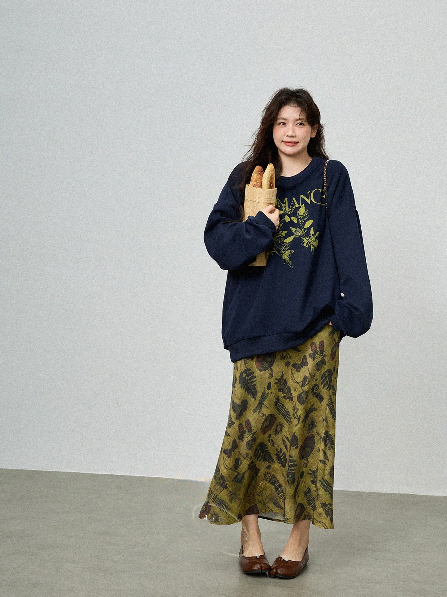 

Новая осенне-зимняя юбка больших размеров с уникальным цветочным дизайном, длинная, с завышенной талией, стройнящая, для полных женщин, в корейском стиле