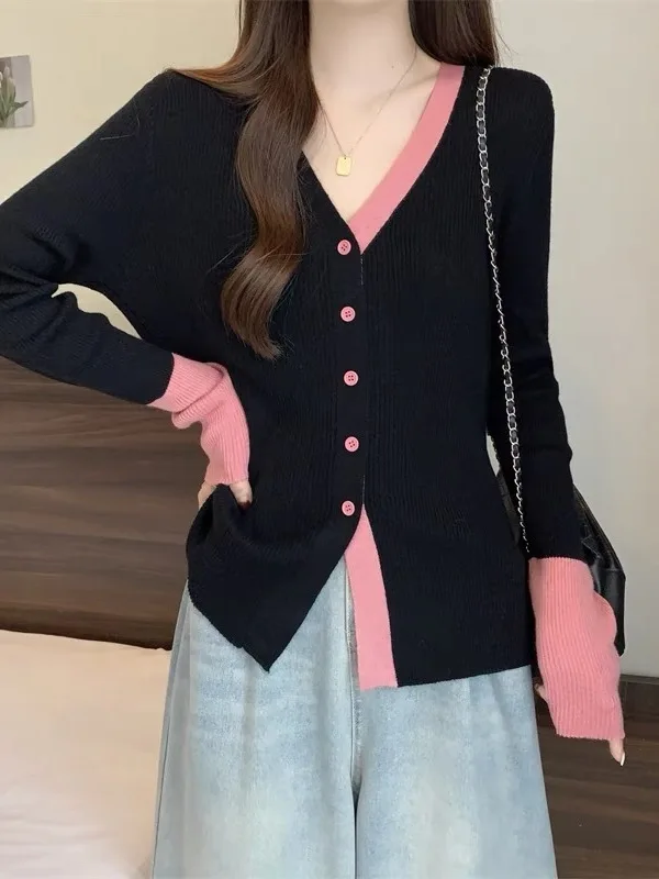 Fake two-piece contrasting V-neck knitted cardigan autumn and winter Korean style slimming small tops Leisure Versatile RD3W