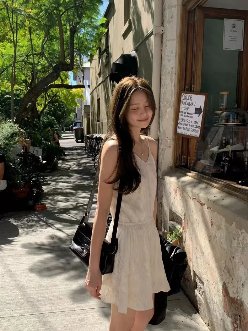 

OUCE Textured Strap Dress Women's Waist Cinching Slimming Gentle Pure Desire Short A-Line Skirt Casual Style Spring Season
