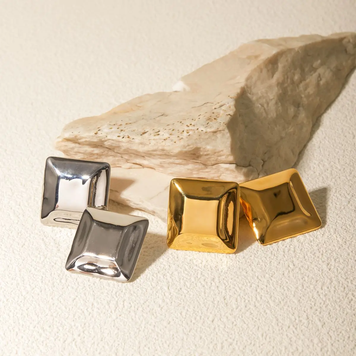 

18K gold-plated stainless steel concave and convex square earrings, second-hand square earrings