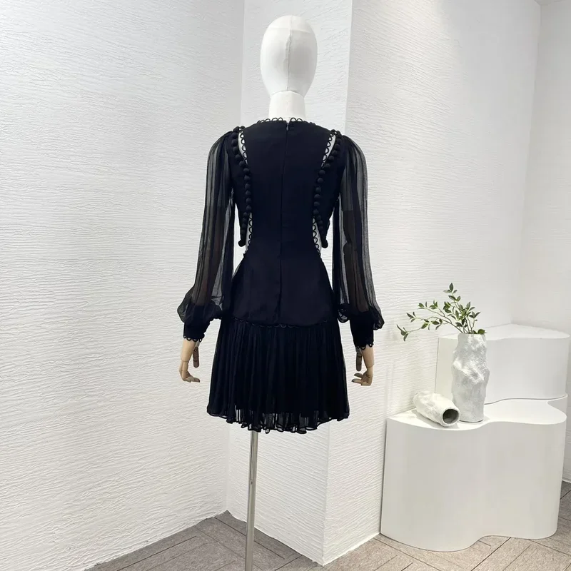 2024 neue Sommer Frühling elegante schwarz aus geschnittene geraffte Falten volle Laterne Ärmel Frauen Midi-Kleid