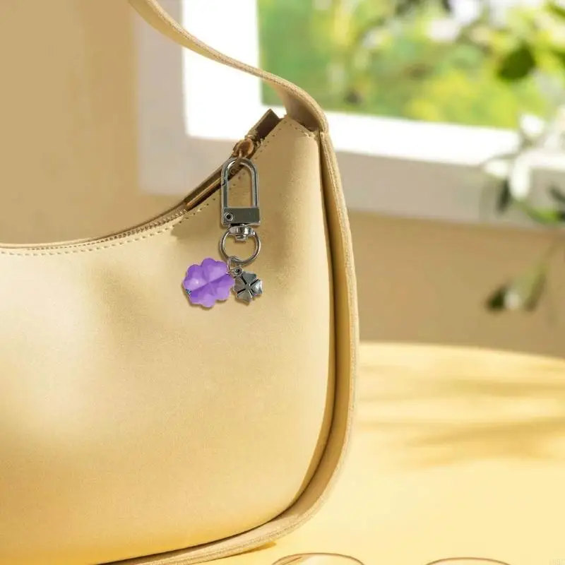 195C Trendy Clovers Pendant Green Resin Keychain For Phone Bag Luck Symbol Accessory Trendy Clovers Pendant Decors