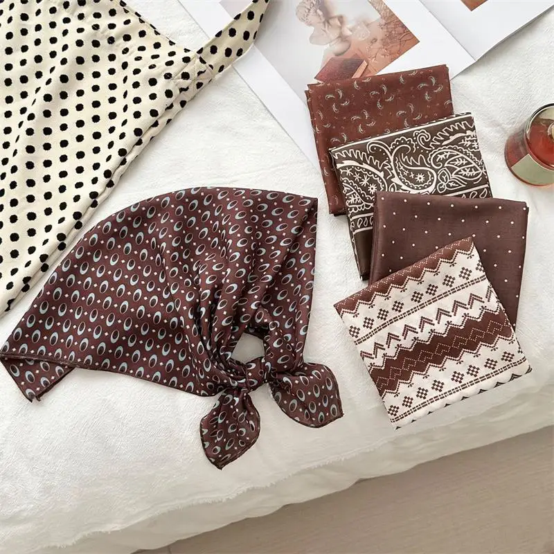 트렌디한 55*55cm 레트로 프린트 실크 스카프, 여성용 올매치 숄, 패셔너블한 목 & 머리 액세서리, 훌륭한 선물