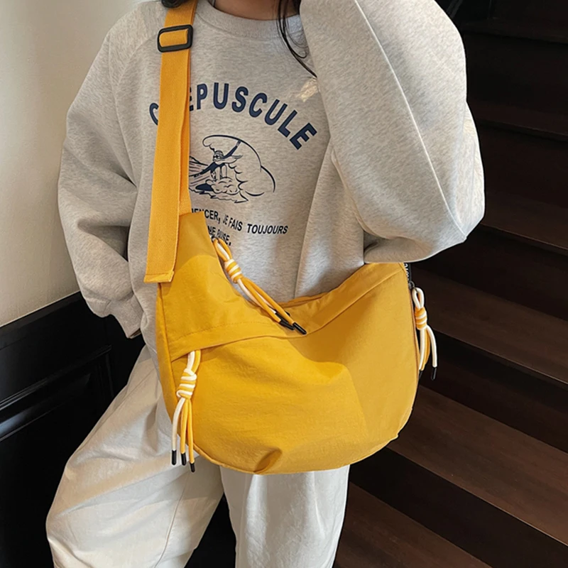 

Fashion Commute Large Capacity Shoulder Bag for Women Japanese Simple Versatile Tote Bag Design Trendy Travel Crossbody Bags