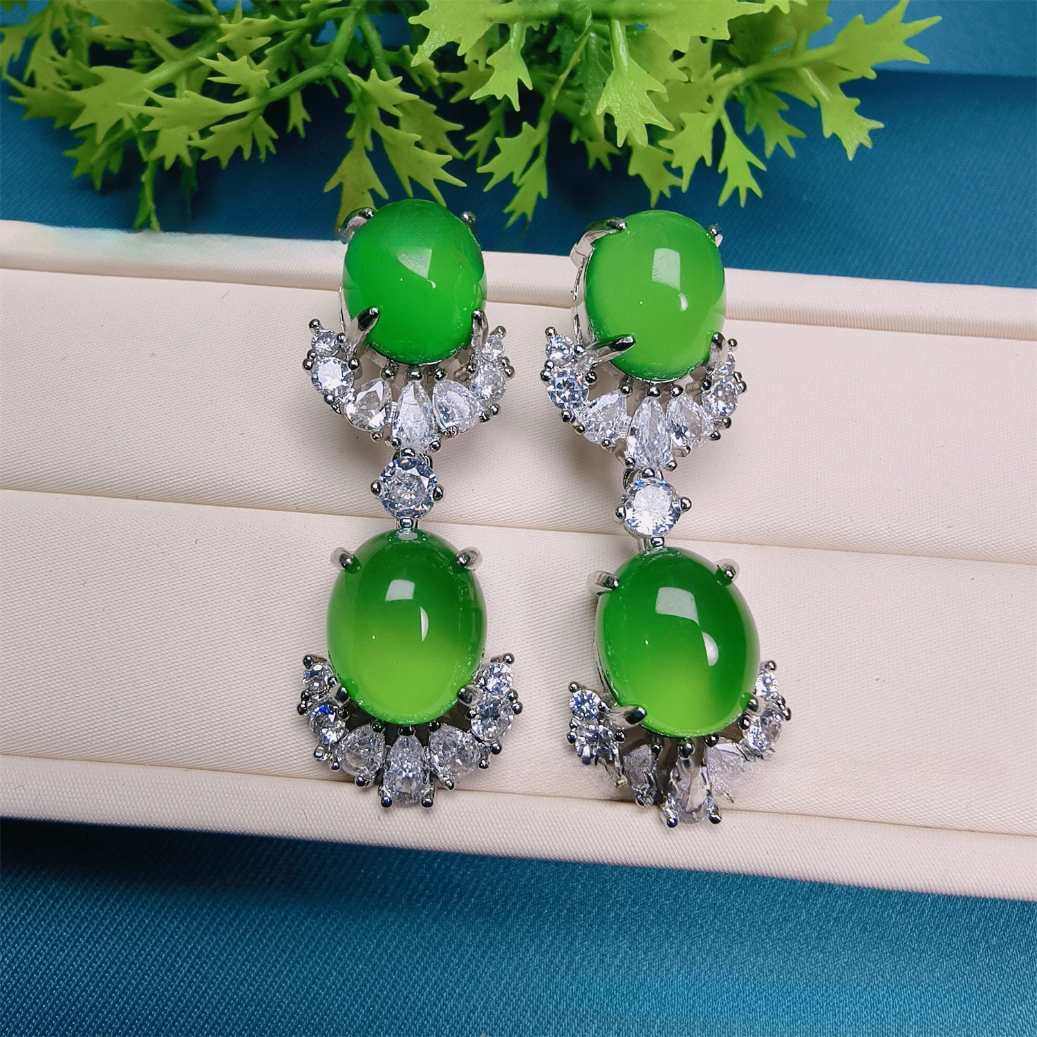 

Silver-plated inlaid natural ice chalcedony multi-egg surface earrings agate jade earrings jewelry explosion