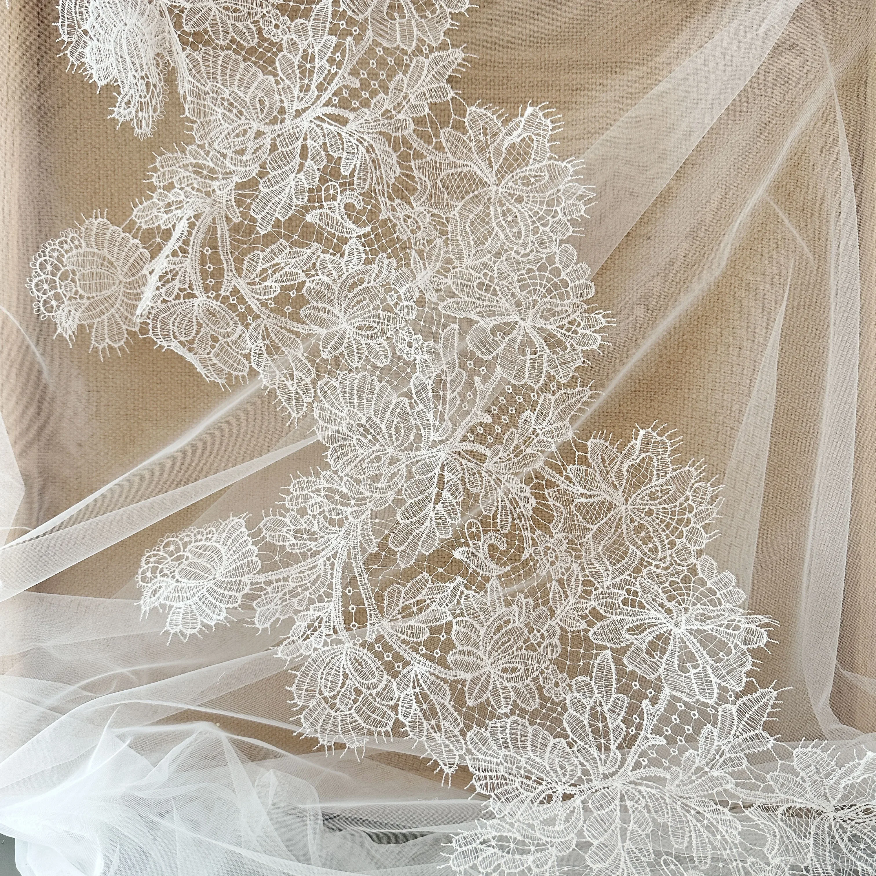 Spitzenstickerei-Streifen, han – Embroidery Net Fabric Bewertung und Preis