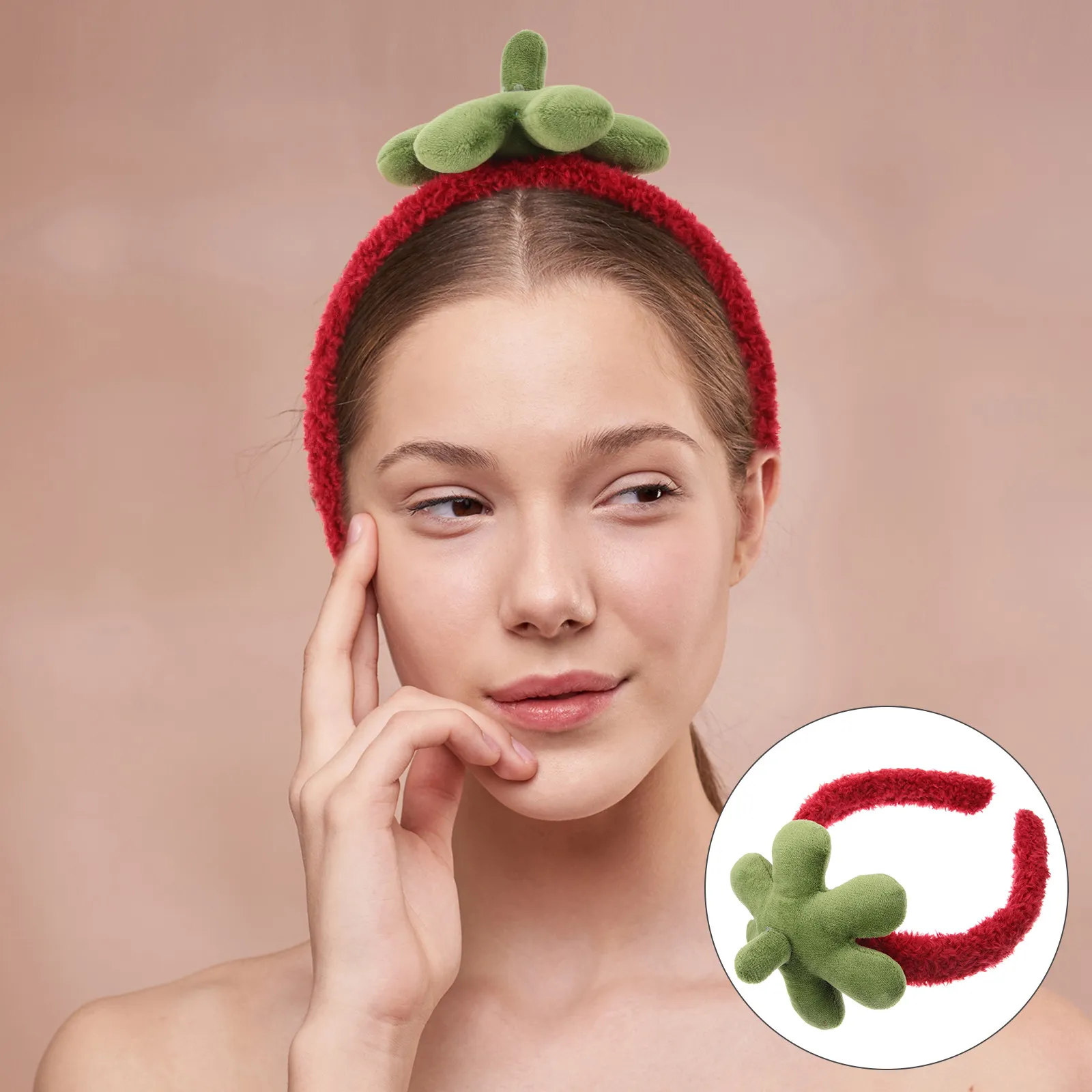 

Strawberry Headband Women Skincare Headband for Washing Face Makeup Removal Facial Care Spa Routine Coral Fleece Face Wash