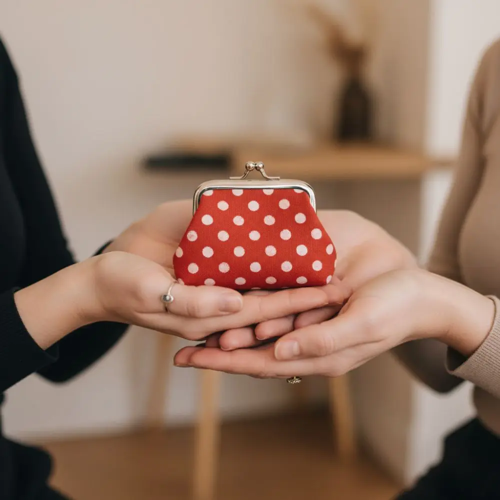 Kiss Lock Closure Polka Dot Coin Purse Compact Lightweight Travel Cosmetic Bag Multifunctional Square Shape
