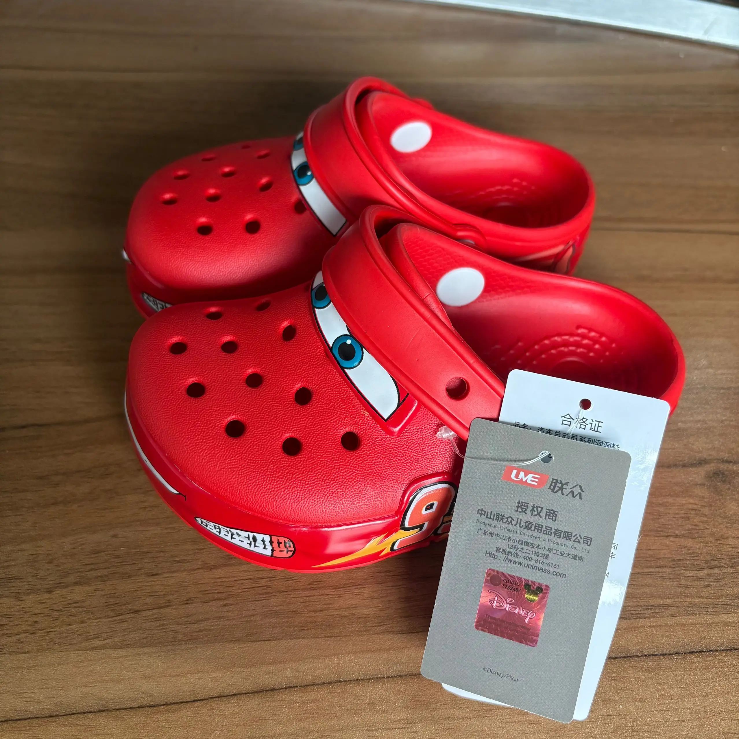 

Disney Lightning McQueen Pixar Cartoon Waterproof Breathable EVA Slippers for Children Solid Color Outdoor Sandals Fit Ages 0-8