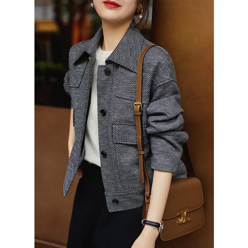 

New 2024 elegant slim-fit jackets for women with stylish collars and long sleeves, perfect for casual wear