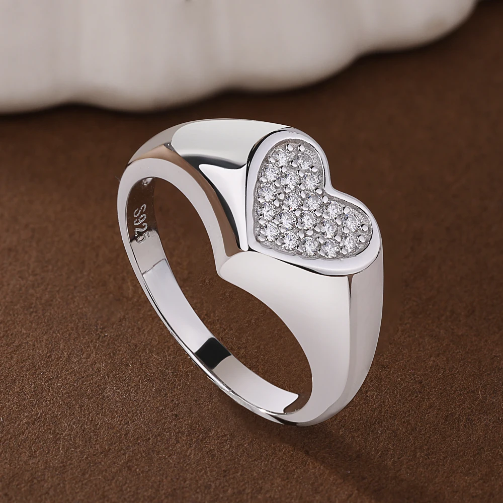

Женское массивное широкое кольцо-печатка с муассанитом и бриллиантами, серебро 925 пробы, в форме сердца, с микро-паве, обручальное, изысканное ювелирное украшение