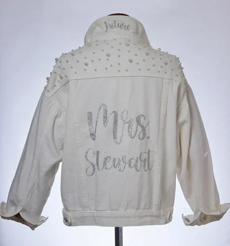 Chaqueta de mezclilla de perlas blancas personalizadas para novia, regalos de boda para despedida de soltera, nombre personalizado, vestido de dama de honor, abrigos Vaqueros