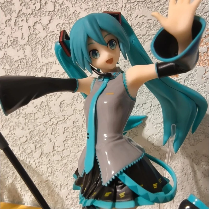 

Bandai Banpresto Original Genuine SEGA HATSUNE MIKU Formula Server Trendy Play Pixiv Peripheral Gift Desktop Ornaments Model