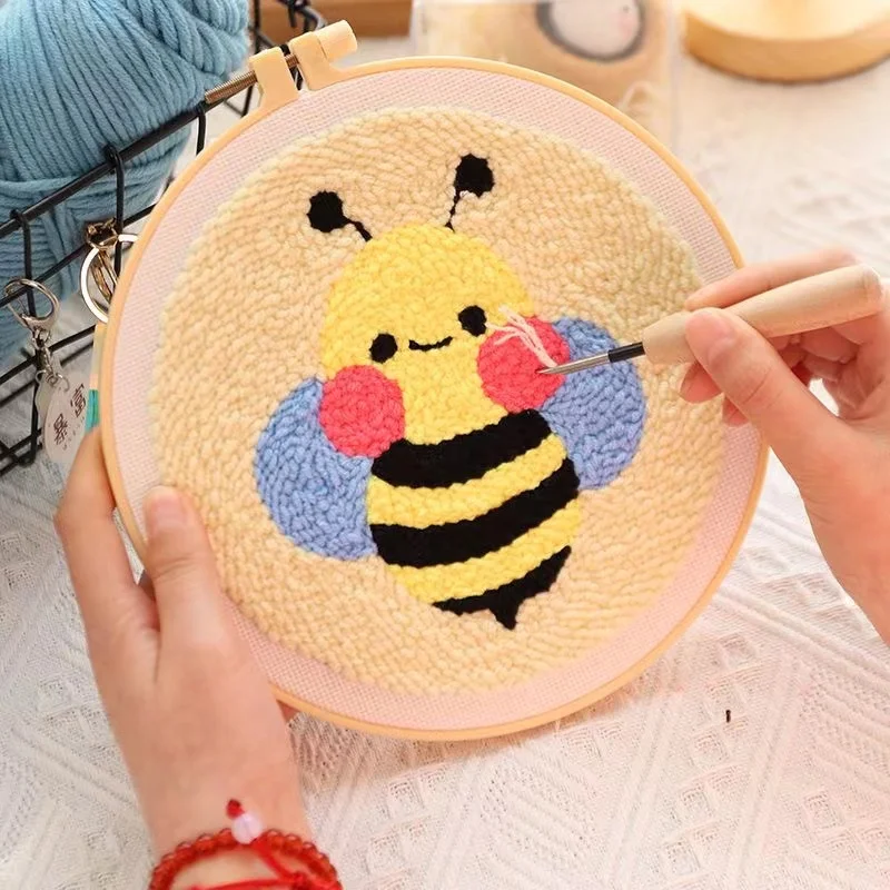 

Kids Children DIY Gift Handmade Bear Bee Dog Chick Cat Poke Punch Kit Wool Yarn Embroidery Material Kit For Beginner Wholesales