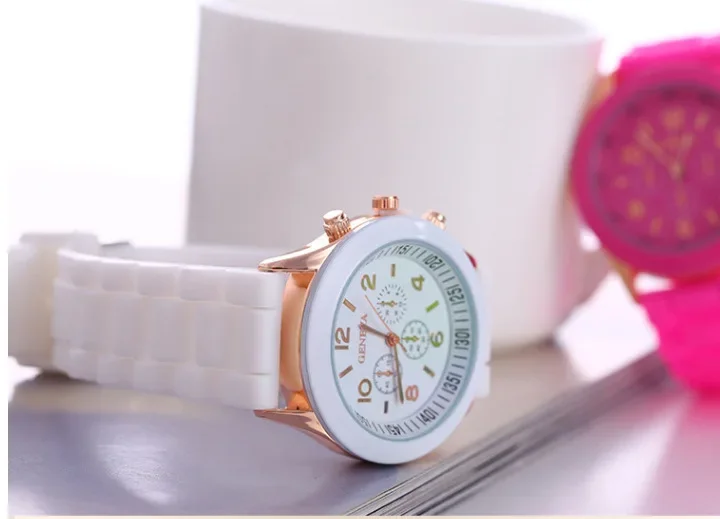 1Pcs Luxury Watch Set Fashion Elegant Alloy Quartz Wristwatch Silicone Strap Couple Watch For Men Women Holiday Gifts