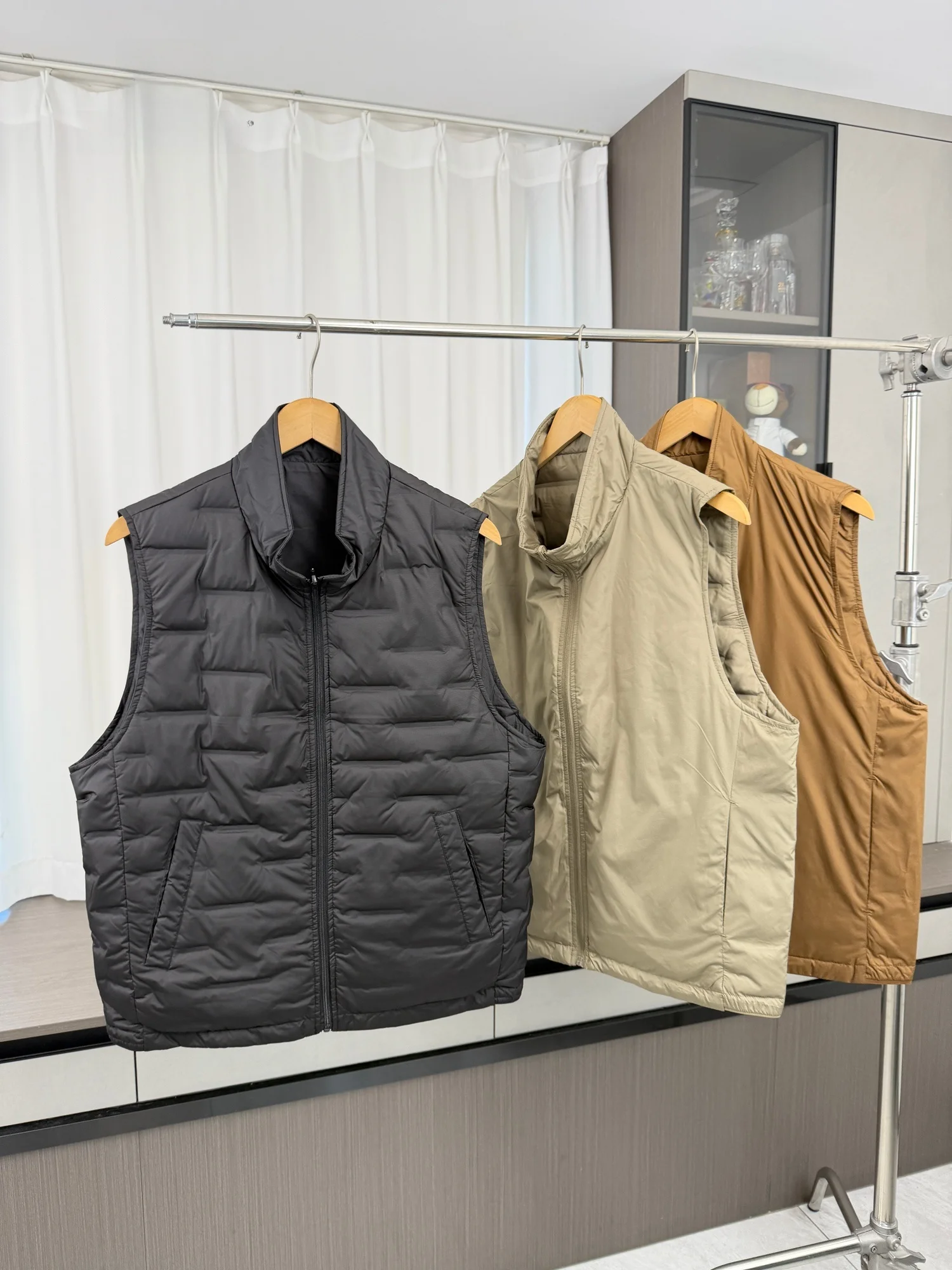 Lightweight Outdoor Men's down Vest Double-Sided Wearable 90% White Duck down Stand Collar Autumn Winter Warm Flocking