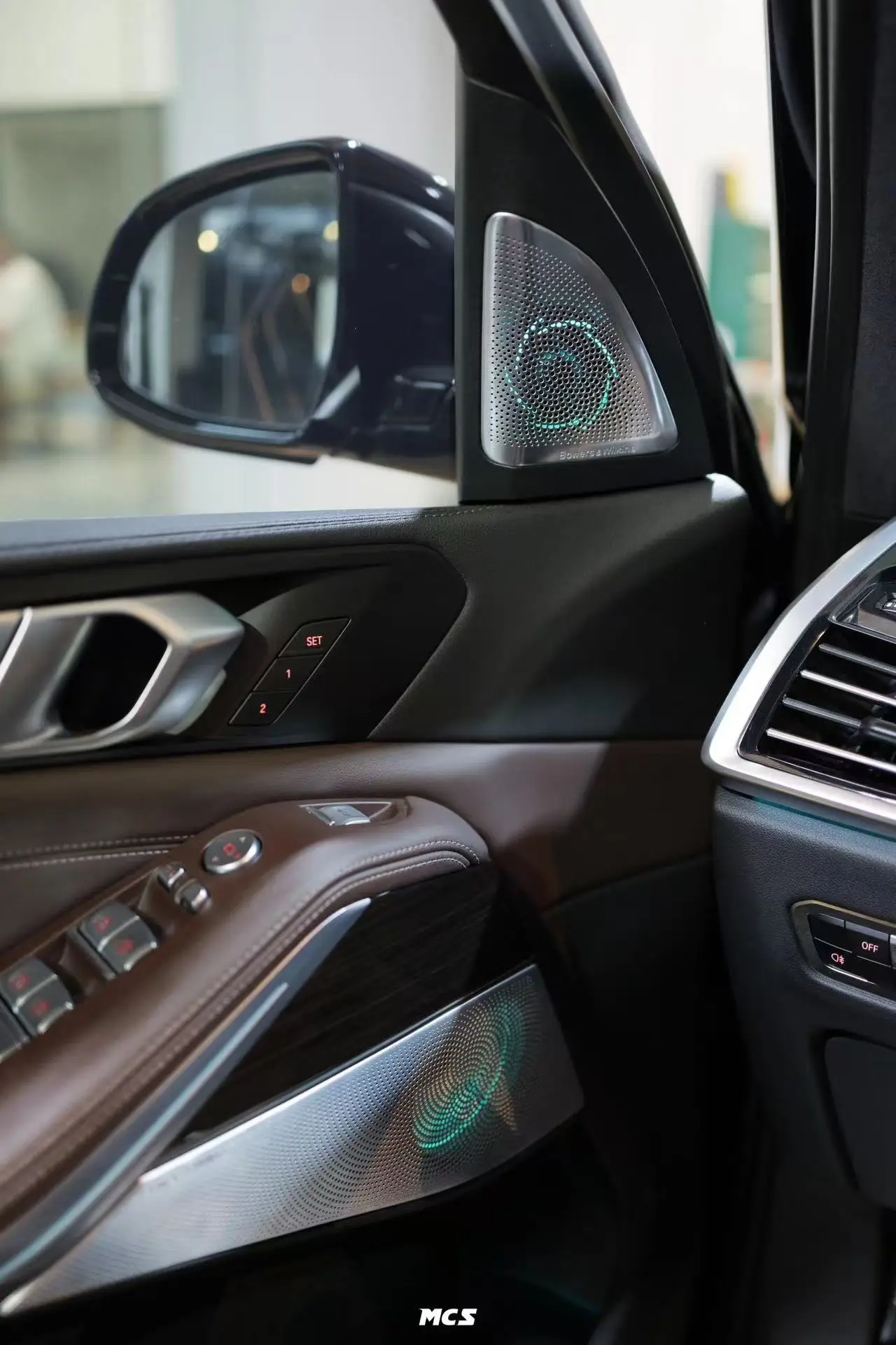 Car Accessories Front Rear Door Speaker Glow Tweeter Luminous Night Glow Tweeter Cover LED Cover for  X5/X7 G05/G07