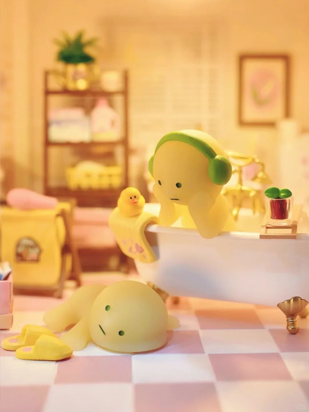 

Spot подлинная серия выходных Sunday светящиеся ювелирные изделия держатель для ручек для хранения милый уголок джун экшн-кукла мультяшное украшение для рабочего стола