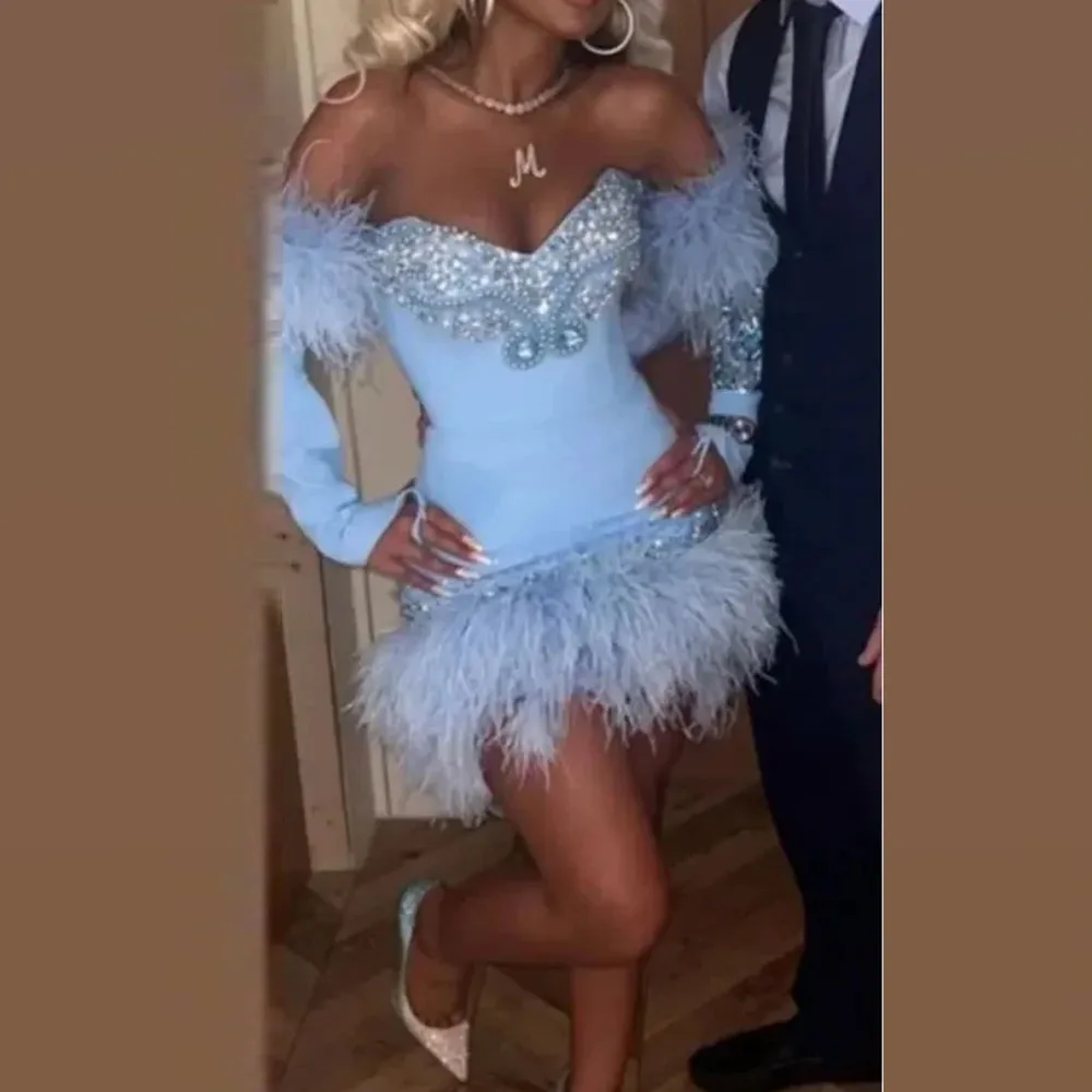 Modernes, maßgeschneidertes Mini-Cocktailkleid, schulterfreies Cocktail-Abschlussballkleid mit langen Ärmeln und Perlenstickerei, Hochzeits- und Partykleid