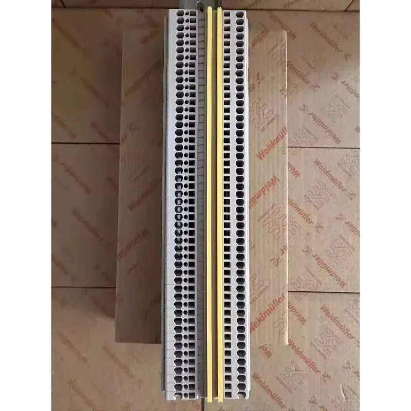ZQV 2.5/50 Weidmuller ZDU2.5 series comes with a 50 piece horizontal connector short strip 1697540000
