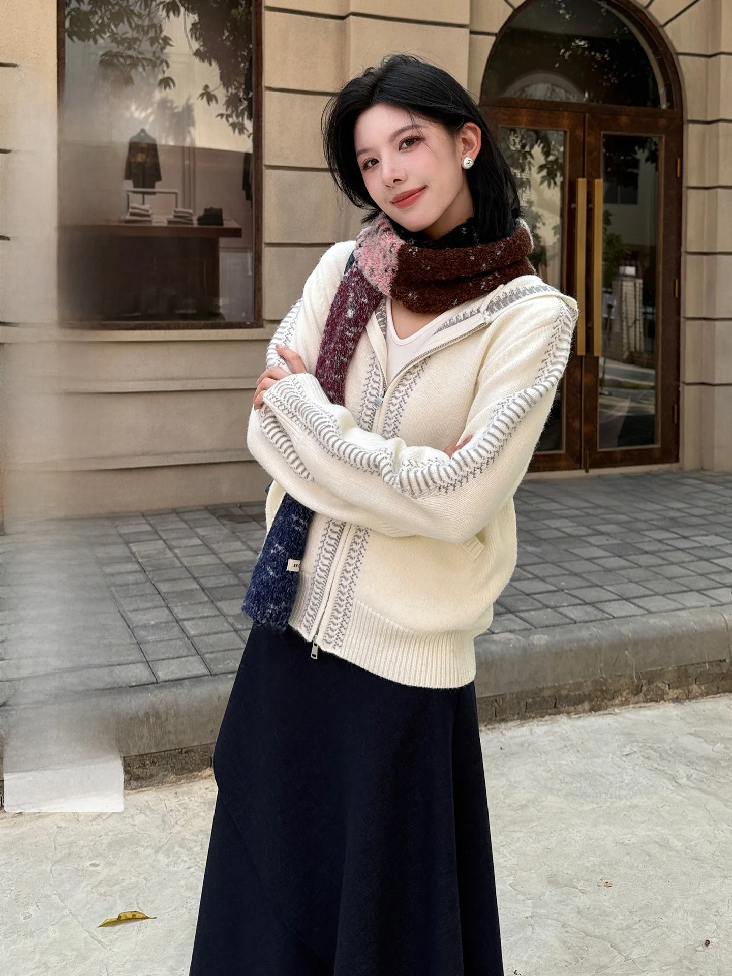 

Вязаное вручную корейское пальто с длинными рукавами, однотонное, с капюшоном, свободного кроя, с 3D-дизайном, зимняя новинка для женщин