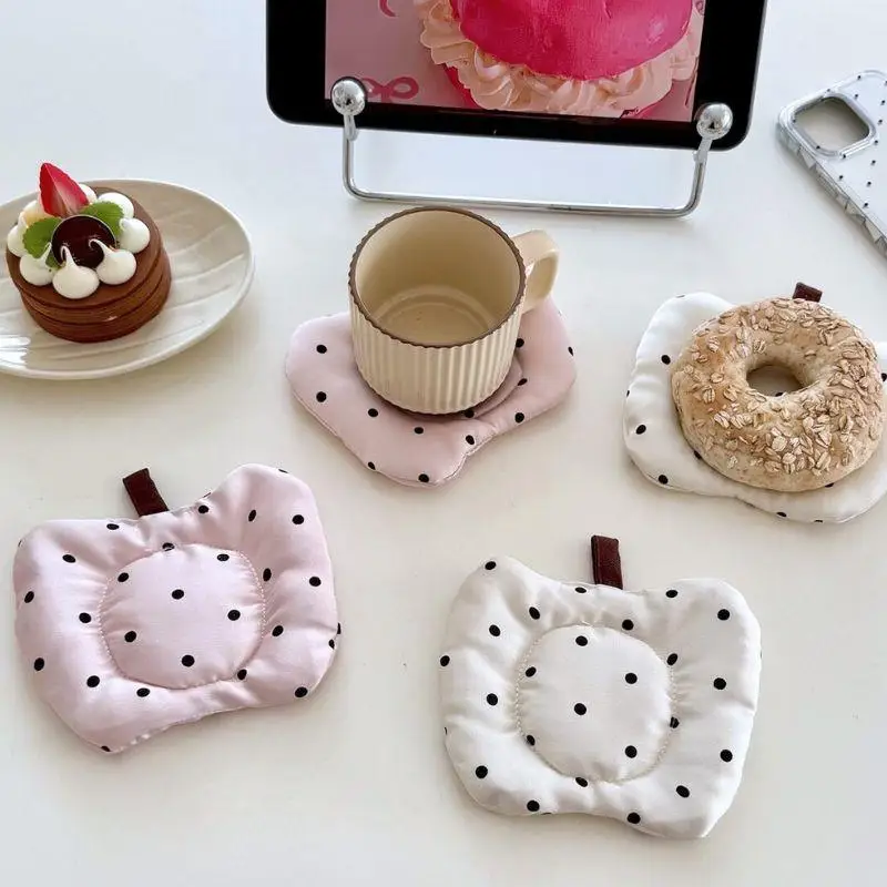 

Ins Korean Apple Shape Cotton Coaster Plaid Meal Mat Cup Mat Insulation Pad Handmade Irregular Fabric Mat Photography Props