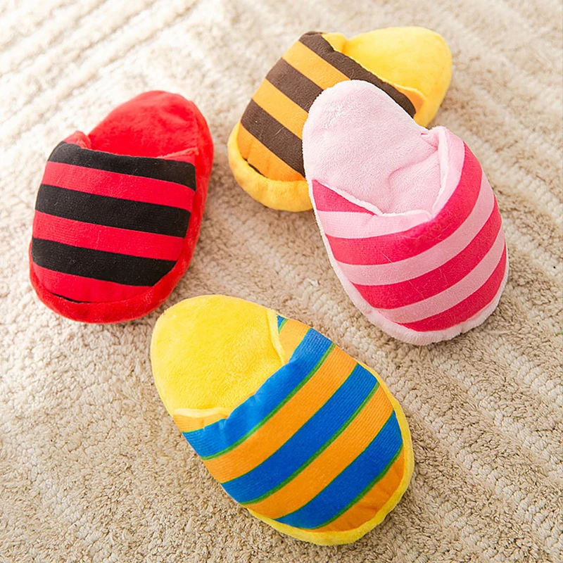 Gestreiftes, pantoffelförmiges Hundespielzeug aus Plüsch, quietschendes Kauspielzeug, lustiges Simulationsdesign, bissfest, Stressabbauendes interaktives Spielzeug