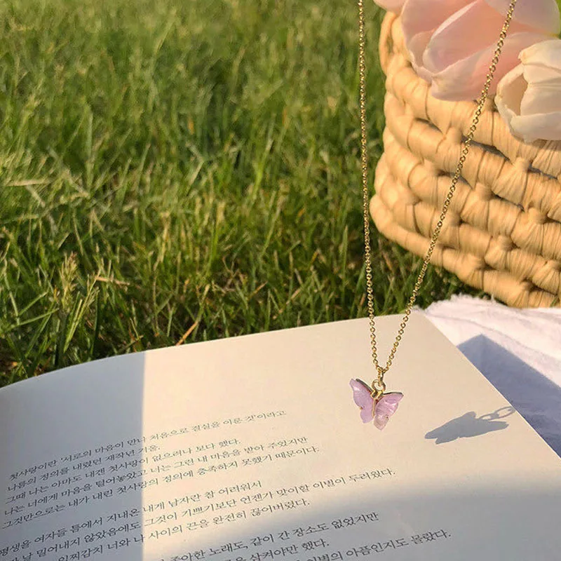 Lcr Fairy Jewelry ~ قلادة على شكل فراشة للنساء، سلسلة ترقوة بسيطة وأنيقة، قلادة سلسلة عنق عصرية جديدة، أرجواني