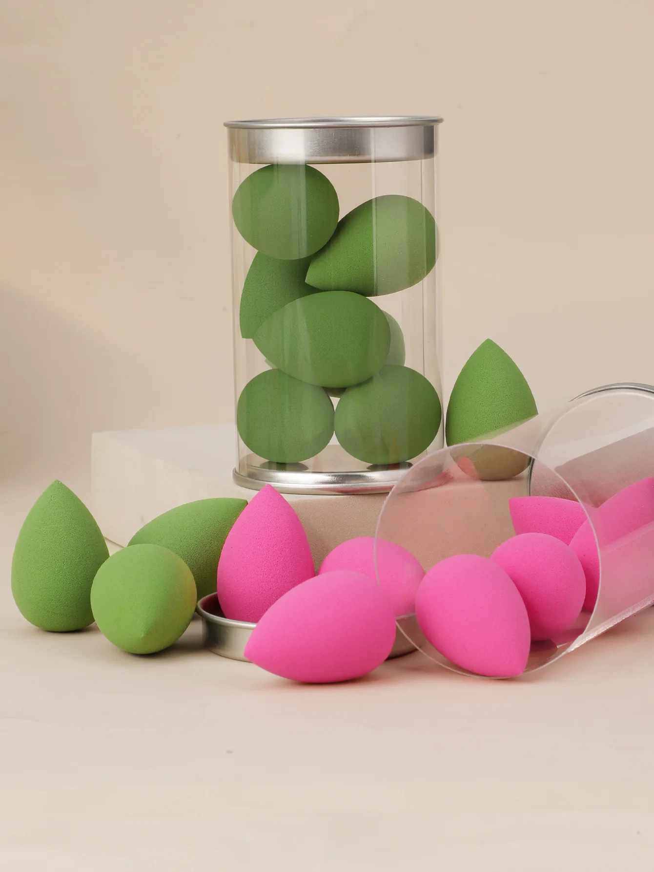 بيض تجميل صغير مع علبة تغليف بلاستيكية شفافة أسطوانية PVC