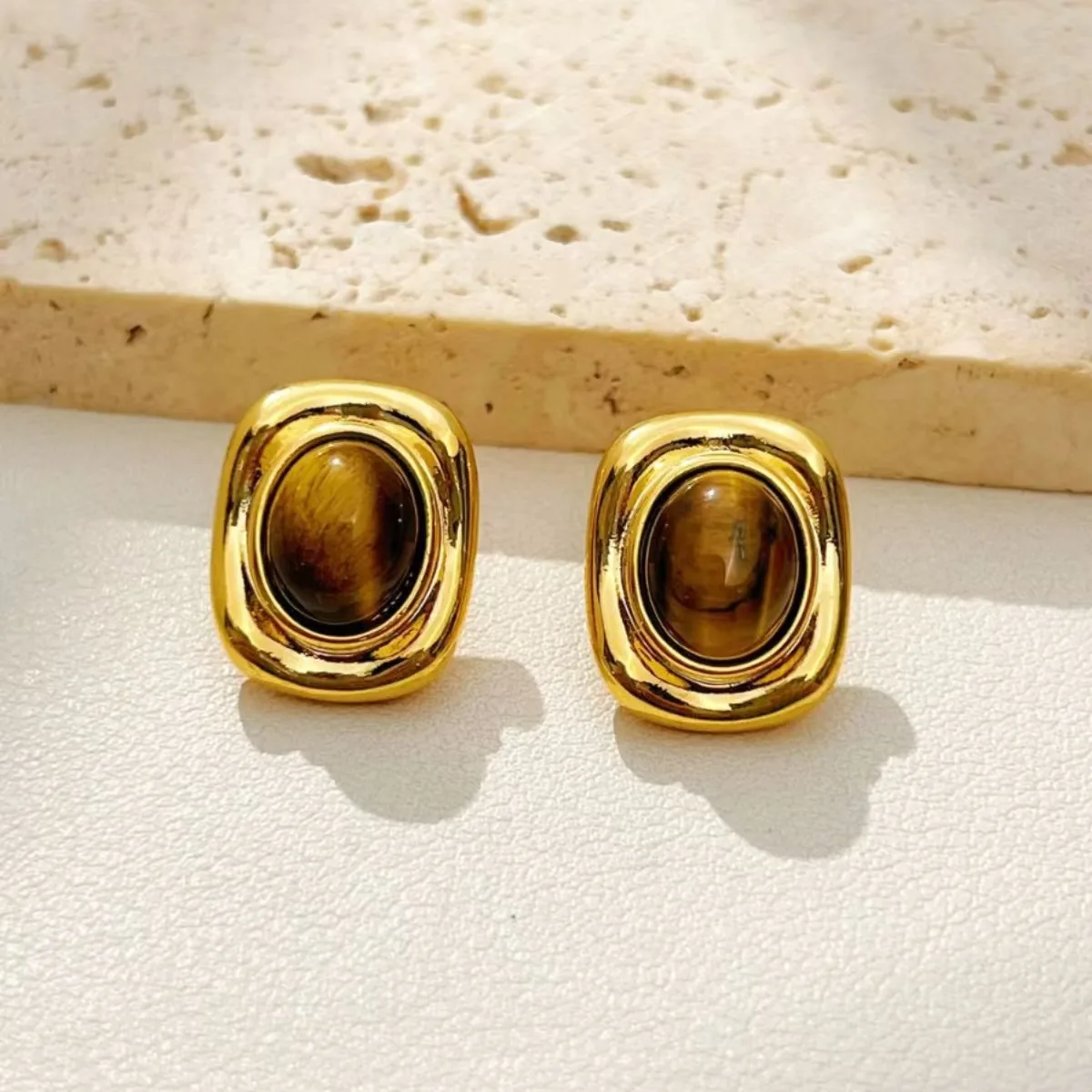 Trendy Amber Color Resin Stud Earrings for Women Golden Vintage Square Oval Geometry irregular Earrings Party Simple Jewelry