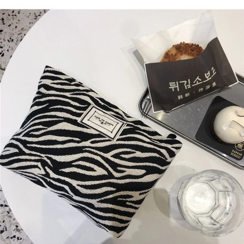 Zebra Pattern Makeup Bag, Wash Bag, Handbag, Hand-held bag, Convenient and Large Capacity Storage Bag