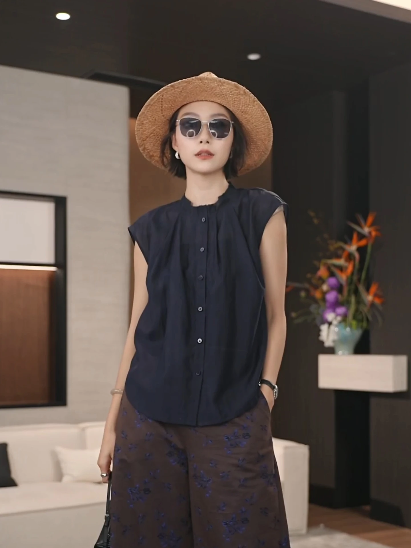 

Свободная повседневная легкая женская рубашка с круглым вырезом и коротким рукавом, летняя новинка, синего цвета, универсальная повседневная рубашка для ежедневной носки