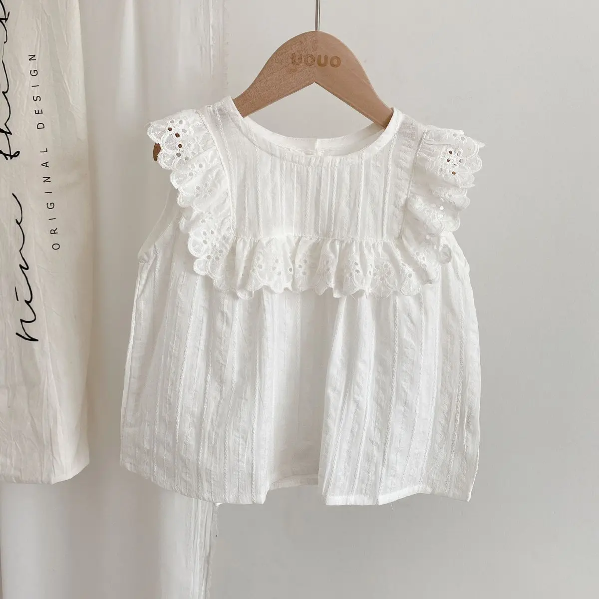 Summer Cute Baby Girls White Sleeveless Lace Blouse Fashion Round Collar Casual Vest Tops For Little Kids