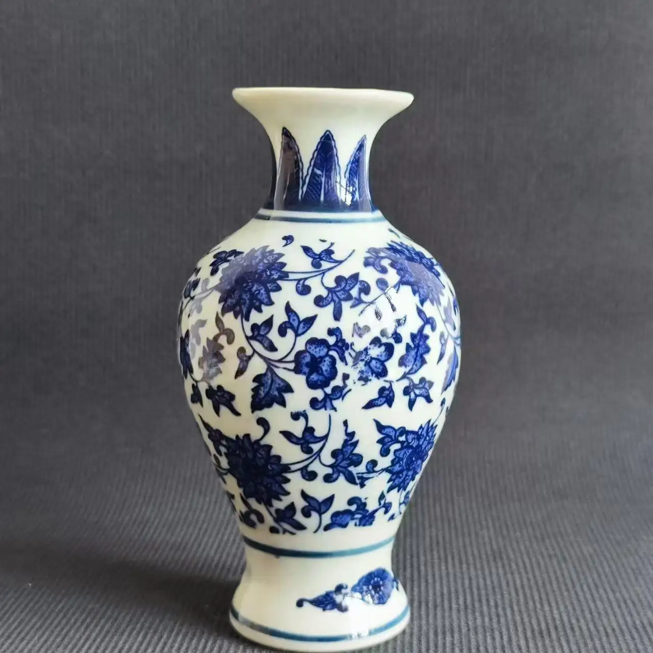 Chinoiserie Decor Chinese Ceramic Vase Blue and White Porcelain Vase Mini Ceramic Flower Pot Living Room Home DecorTable Desk