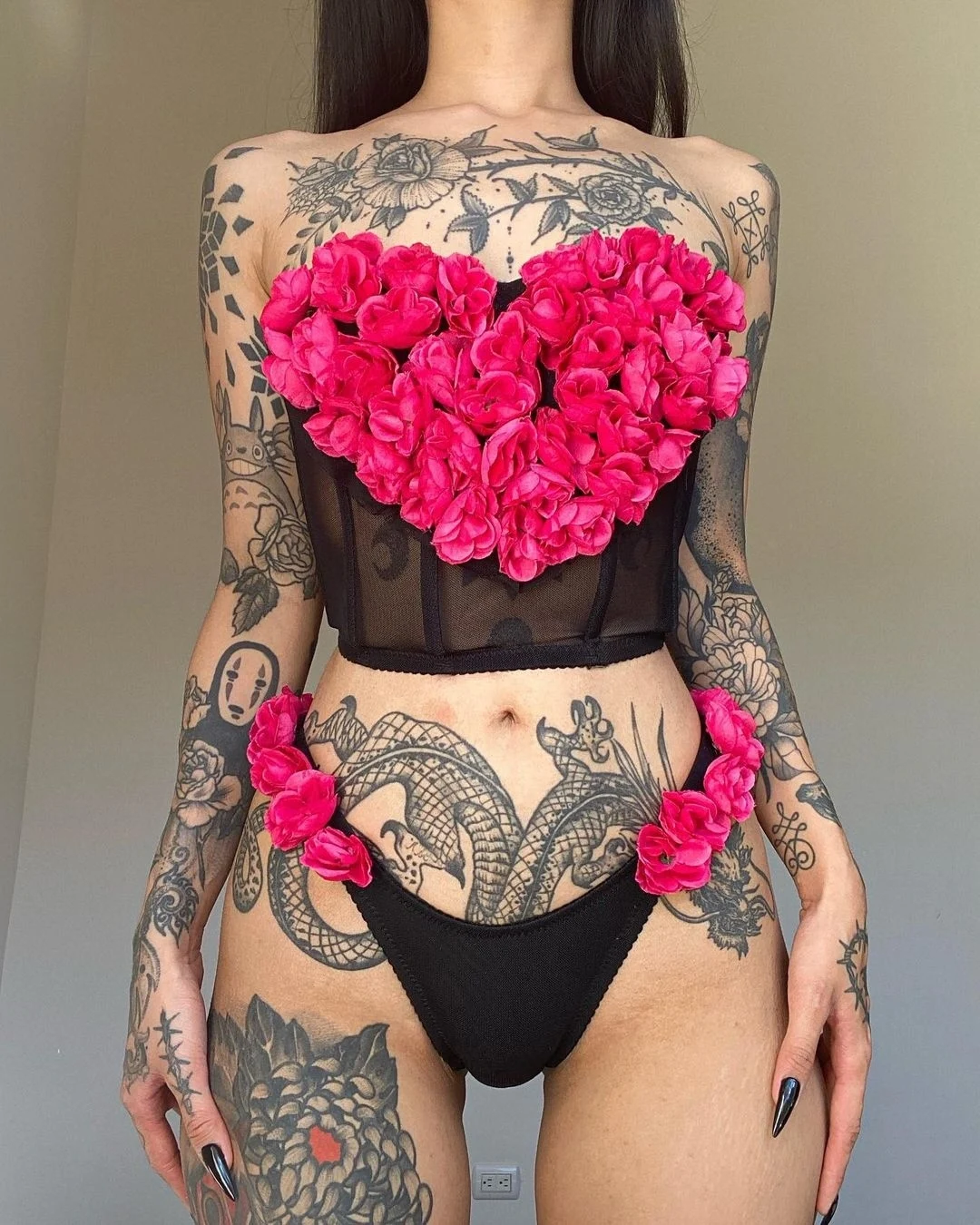 

AVELINE Hot Sale Loving Heart Flowers Erotic See-through Set Comfortable Ultra-thin Mesh Sexy Lingerie two-piece Set