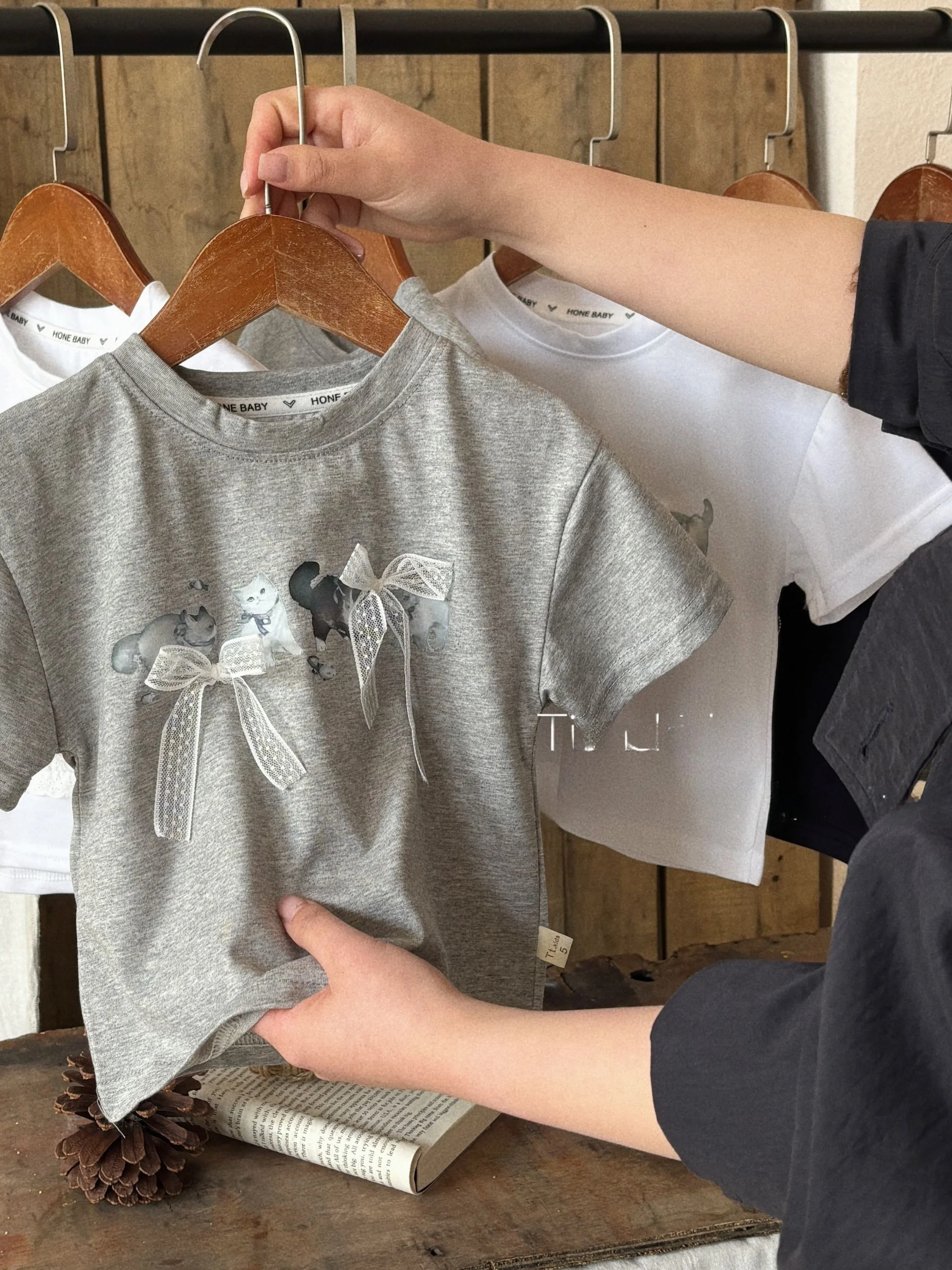 T-shirt d'été en dentelle pour filles, mignon, ort Sve, imprimé de dessin animé, rond, Ne Top, vêtements décontractés pour enfants