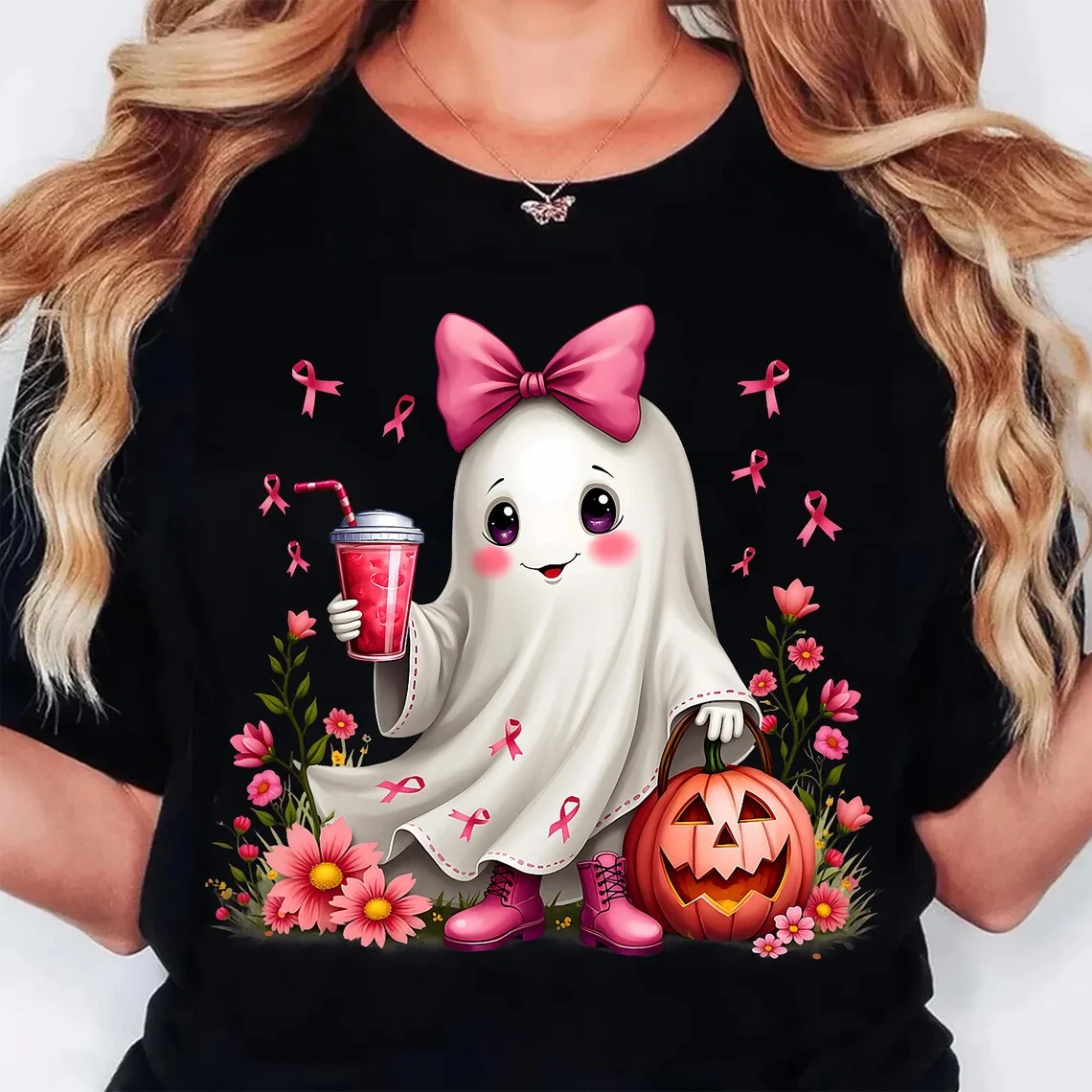 في أكتوبر، نرتدي تي شيرتًا برسومات الهالوين الوردية الشبحية، تي شيرت هاراجوكو بأكمام قصيرة للجنسين، نمط قميص كبير