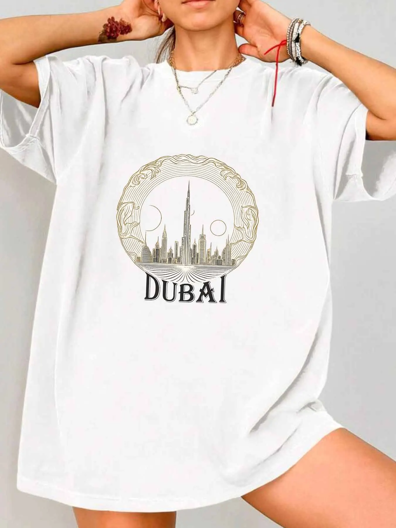 

【018303】Женская футболка больших размеров с круглым вырезом и мультяшным узором, эластичная футболка с короткими рукавами и трендовым принтом