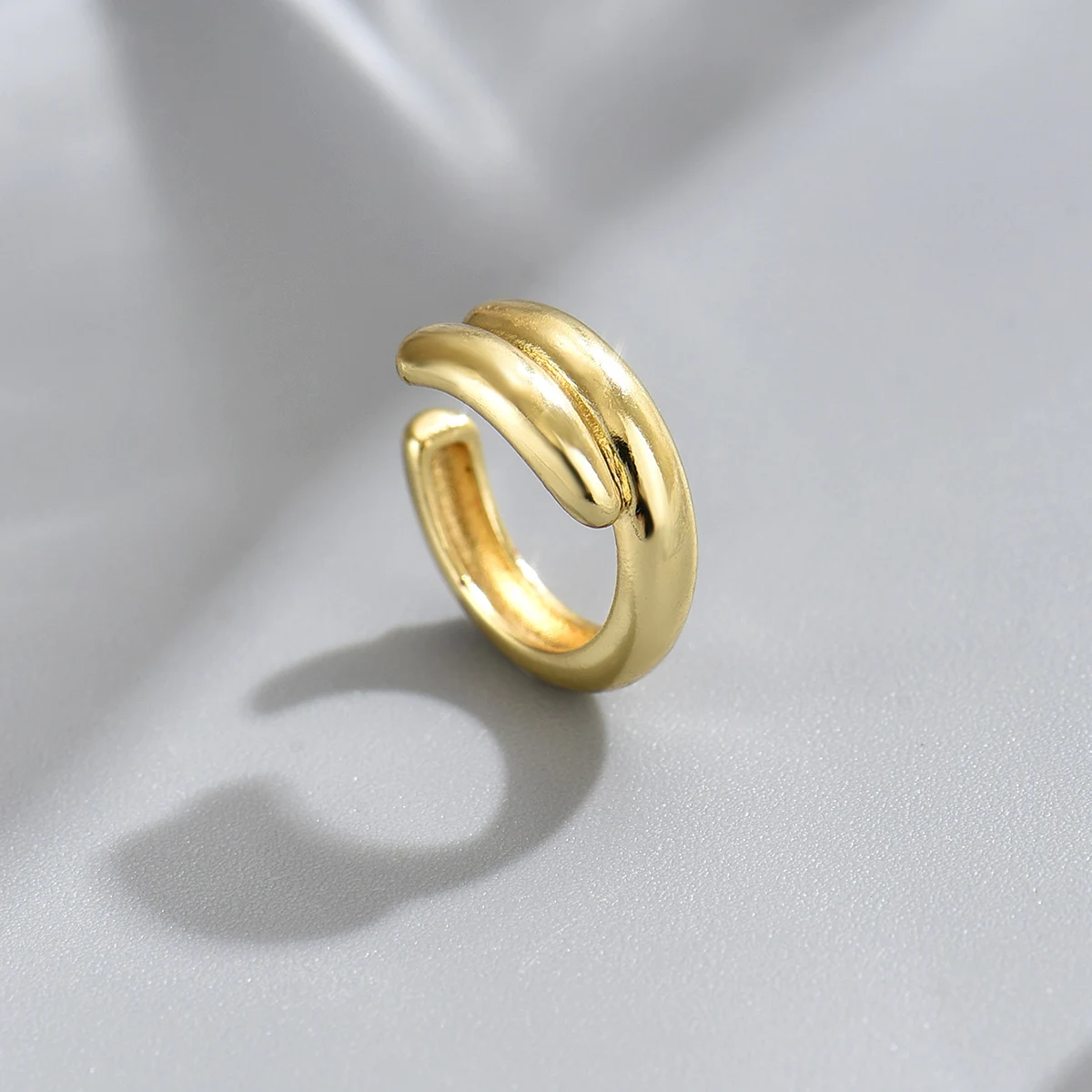 ZHONGVI تصميم هندسي بسيط أقراط امرأة الزركون البطانة الأذن الكفة الاتجاه أقراط مجوهرات هدية دروبشيبينغ