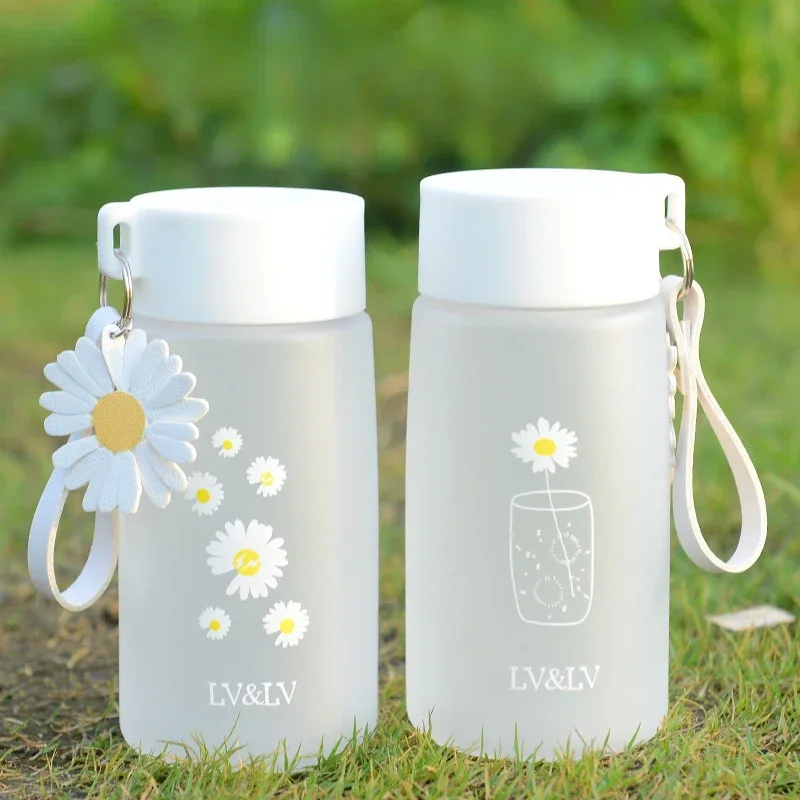 480ml Small Daisy Plastic Water Bottle Creative Male and Female Students' Anti Drop Water Cup Outdoor Trendy Sen Series Cups