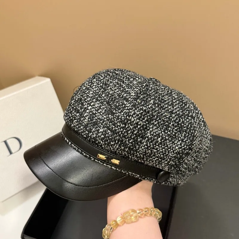 ​ ​ جديد وصول ضوء الفاخرة الترتر قبعة البيريه النسخة الكورية houndstooth جلدية حافة مكافحة الشيخوخة الرسام البحرية قبعة للنساء ​ ​