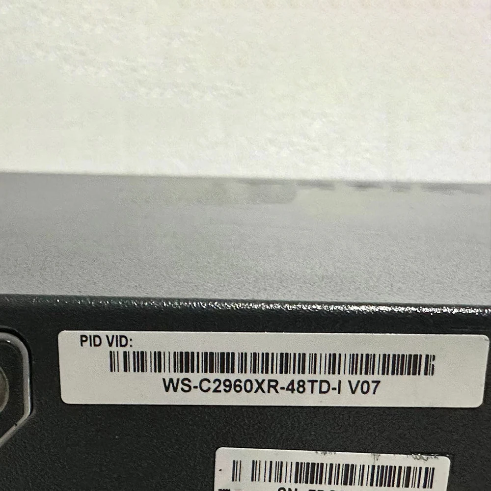 1pcs 48Gigabit 2-port 10Gigabit SFP+ Network Switch WS-C2960XR-48TD-I