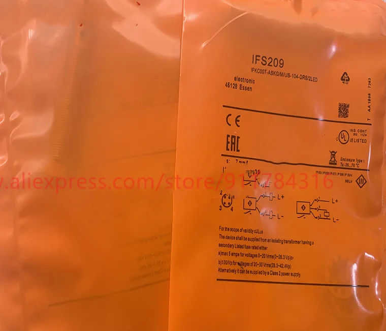 

2pcs New High quality IFM plug-in approached switch IFS209