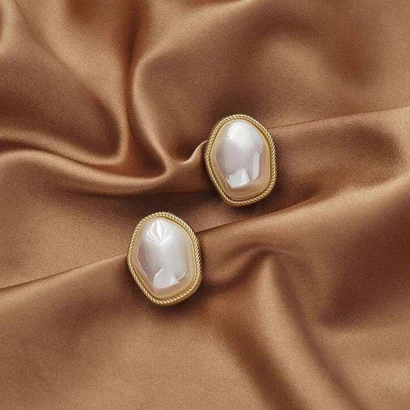 Fashion Simple Irregular Big Earrings Popular Golden Plating Simulated Pearl Stud Earring For Women Jewelry Girl Lady Gifts