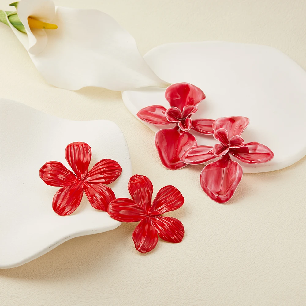 

LESHORE Pastoralism Red Enamel Floral Romantic-Sweet Earring 2025 Vintage Glam Garden tea Party Jewelry Accessory Free Shipping