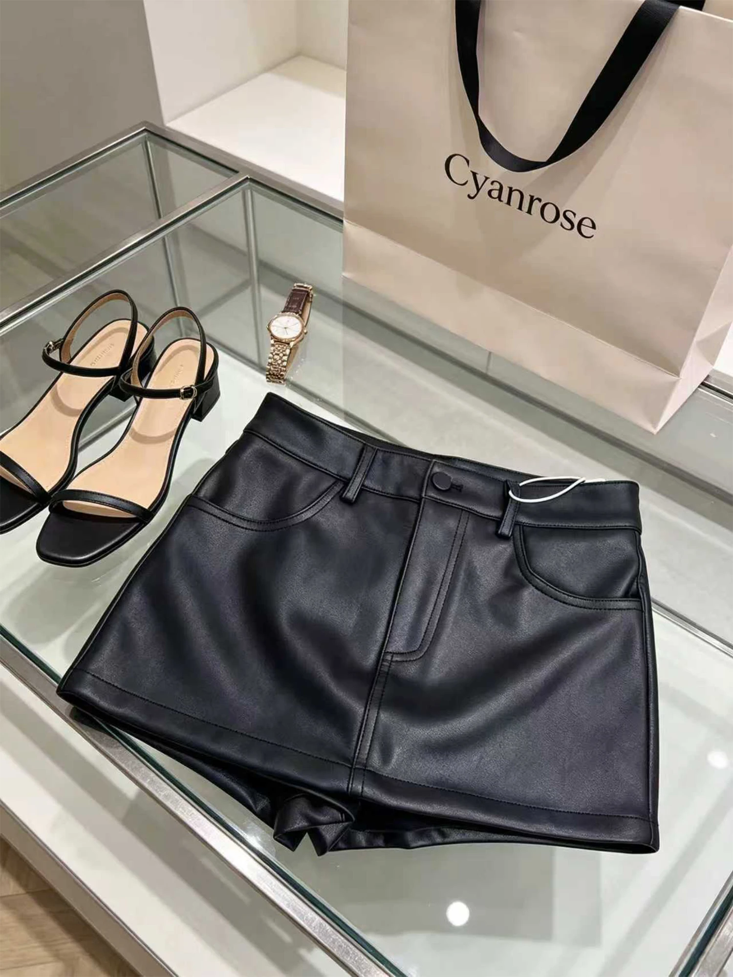 

Women's Black Gothic PU Leather Skirt Y2K Gyaru Vintage High Waist A-line Bodycon Skort Sexy Shorts Skirt for Women Summer 2026