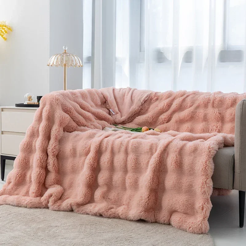 Imitation Rabbit Fur Plush Blanket Winter Warmth Comfortable Blankets Bed Luxury Warm Sofa Cover Throw Blanket and Pillowcase