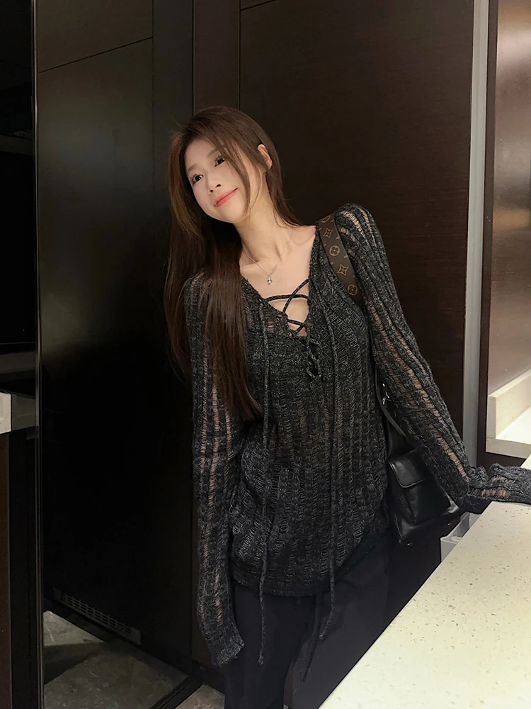

Women Black Gothic T-shirt Harajuku Y2k Tee Top 90s Vintage Long Sleeve Turtleneck T-shirts Emo 2000s Clothes