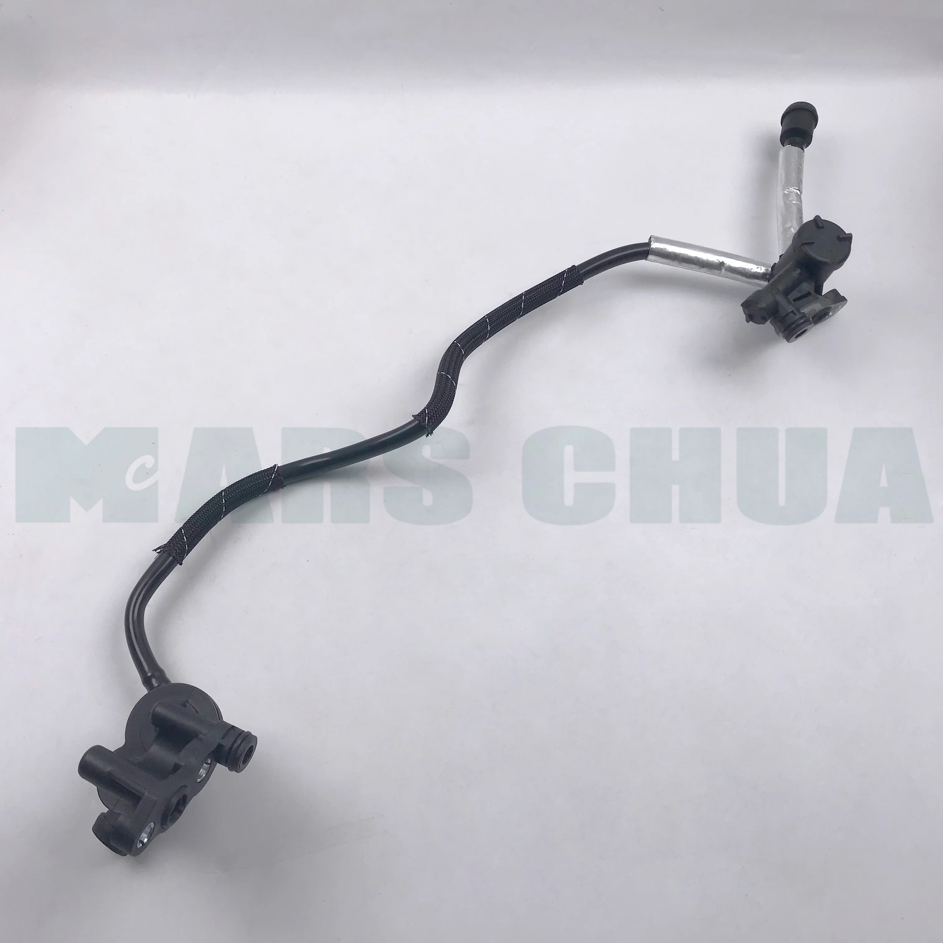 059121086BG Brand new coolant hose (central section) suitable for Audi A4, Q7, Volkswagen Touareg, and Amarok.
