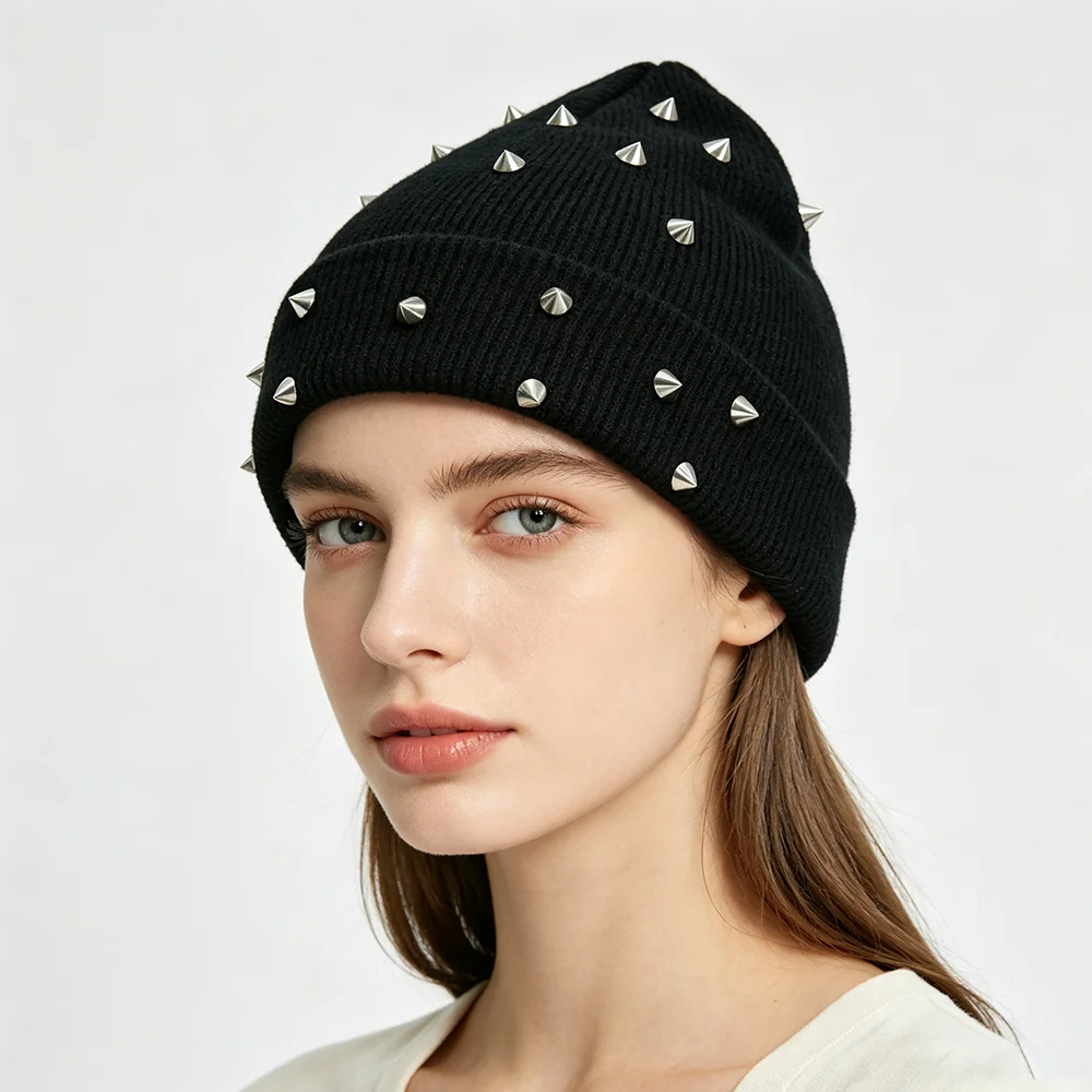 1Pc Men Punk Rivet Beanie Hat,Goth Gothic Skull Caps Winter Warm Knitted HeadCap for Men Women,Suitable for Street Daily Wear